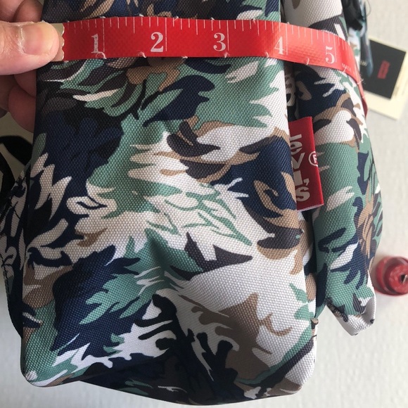 LEVI’S 14” LAPTOP CAMOUFLAGE BACKPACK - Picture 6 of 15